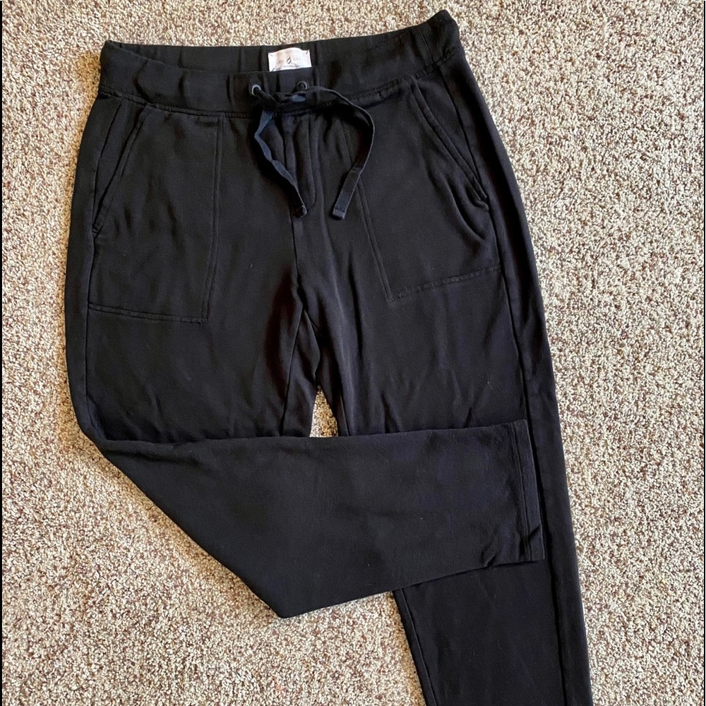 Super soft Lou & Grey black sweatpants